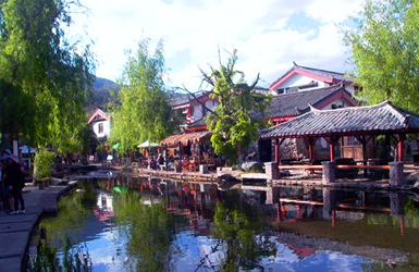  品(pin)途旅遊網網站設(shè)計(ji)案例